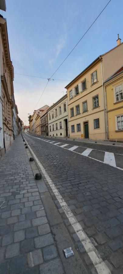 Endless Chanson Zagreb Exterior photo