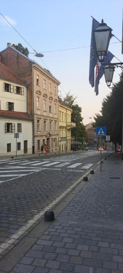Endless Chanson Zagreb Exterior photo