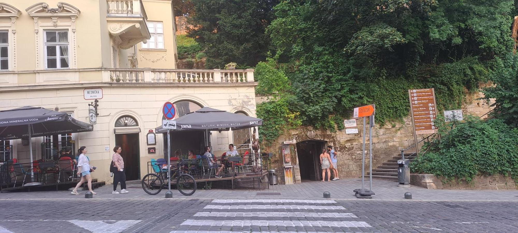 Endless Chanson Zagreb Exterior photo